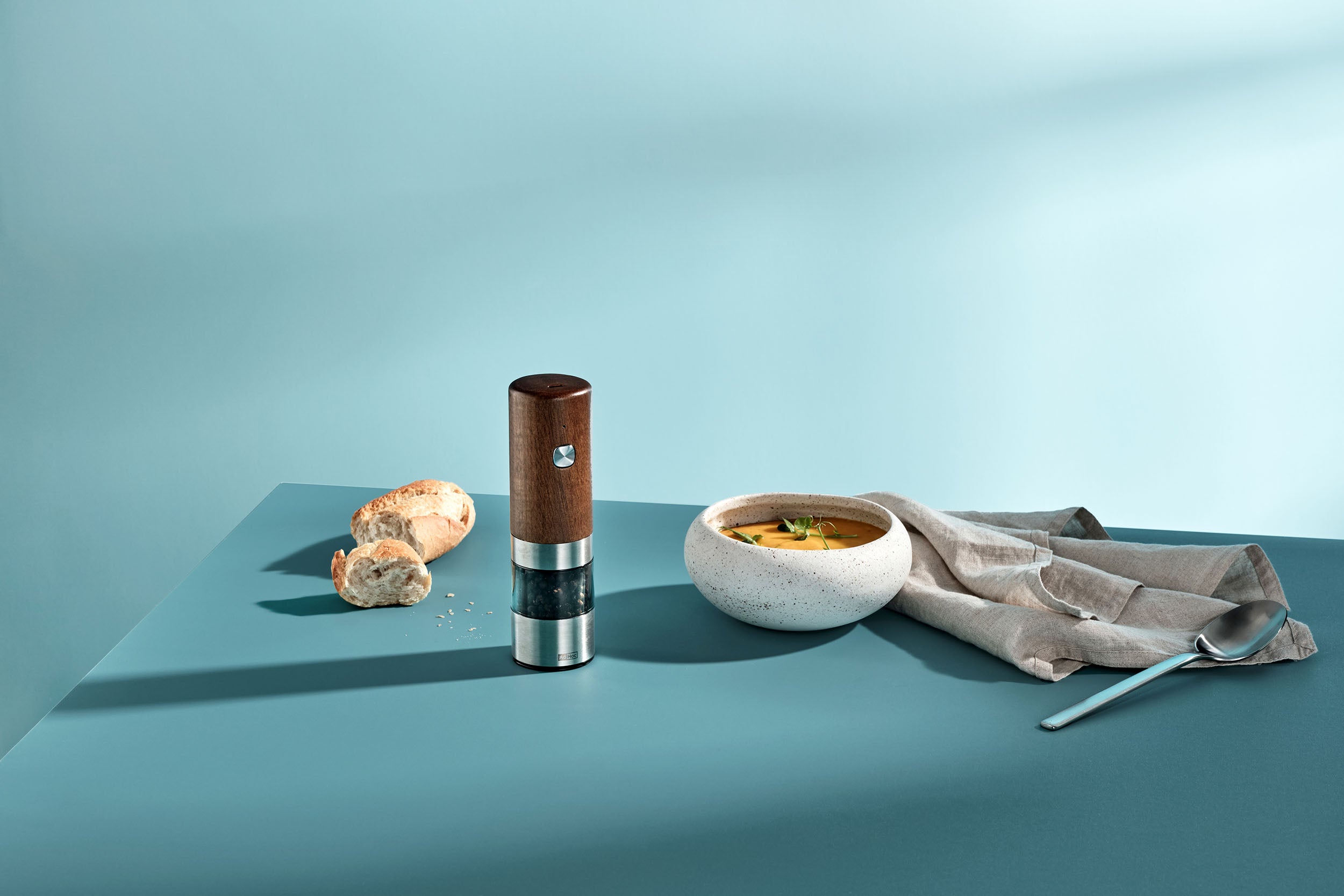 i.Mill rechargeable electric salt and pepper mill - wood