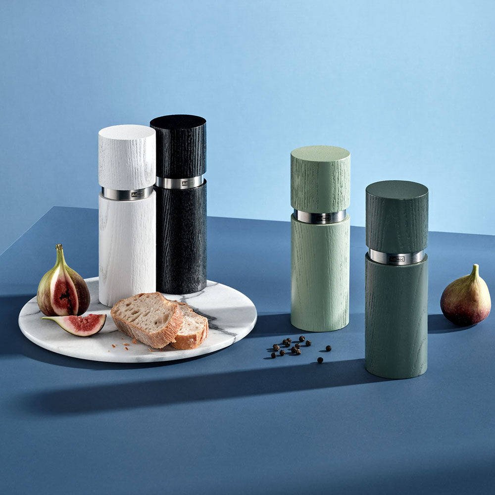 Textura salt and pepper mill set