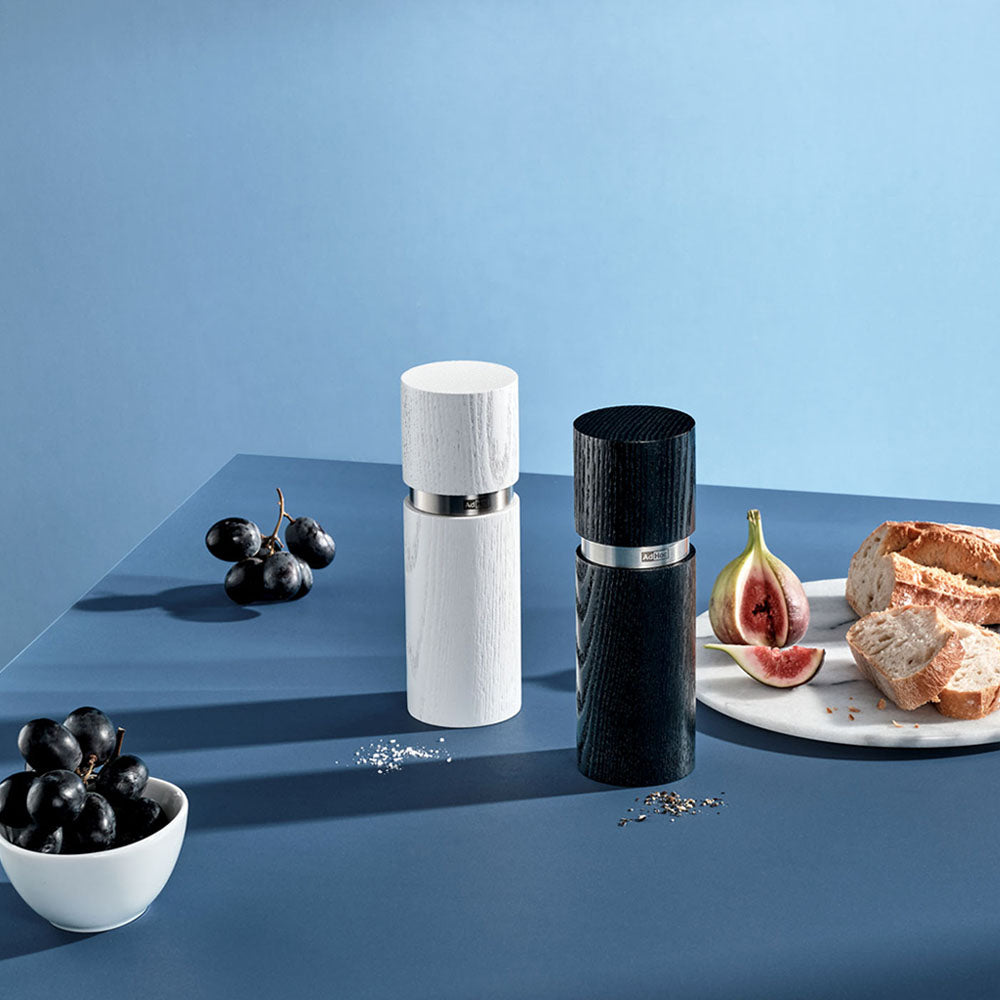 Textura salt and pepper mill set