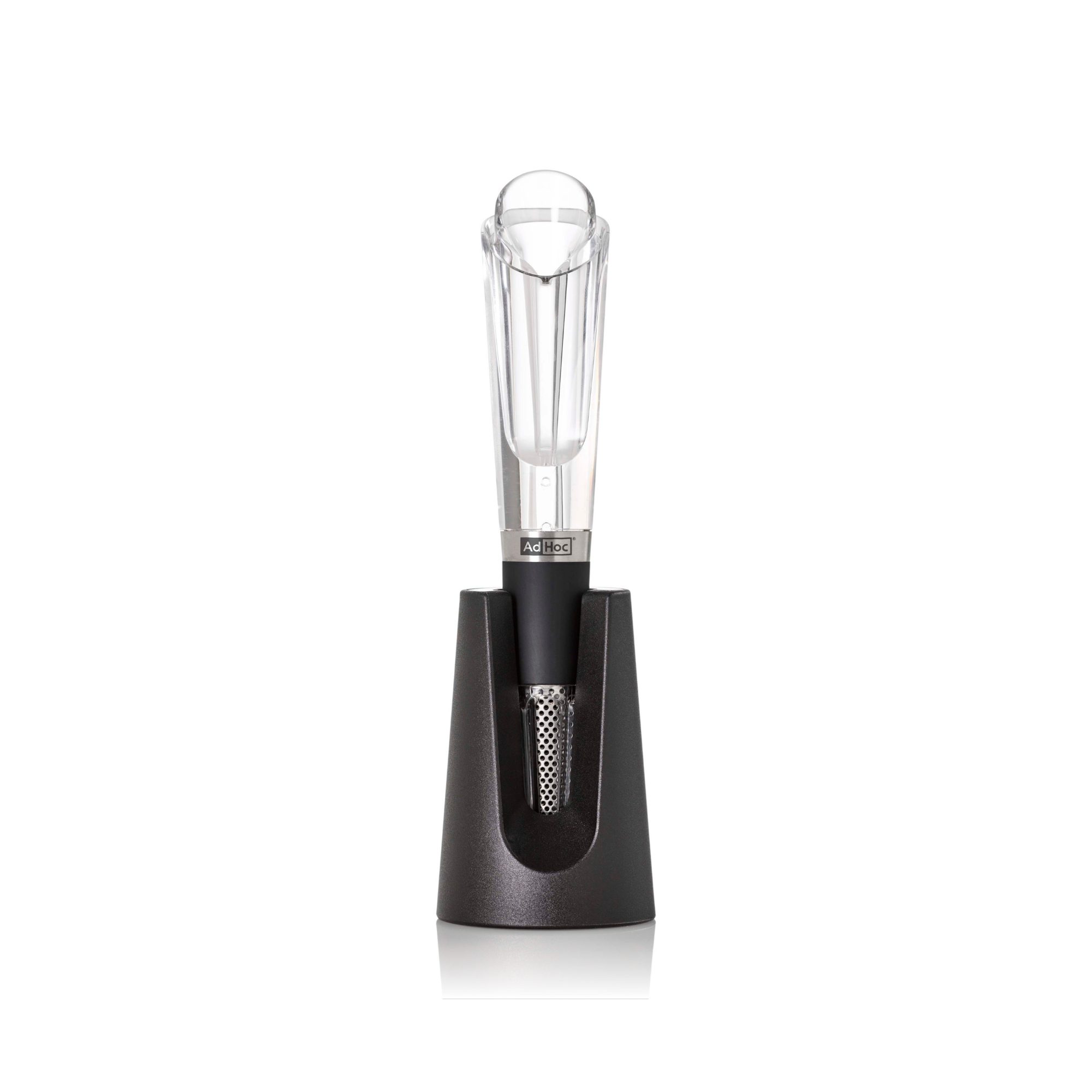Vine wine aerator and pourer